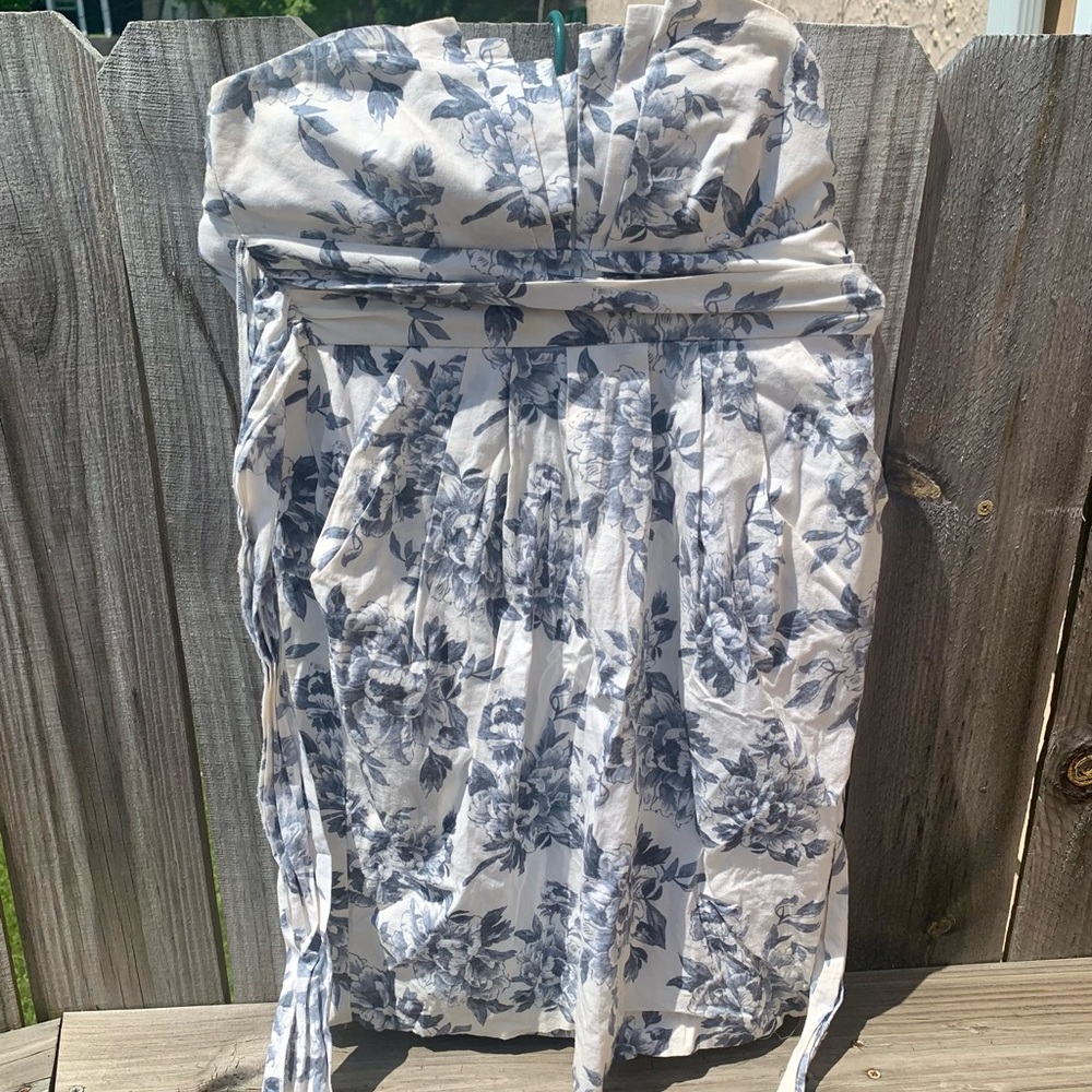 Dress with pockets
